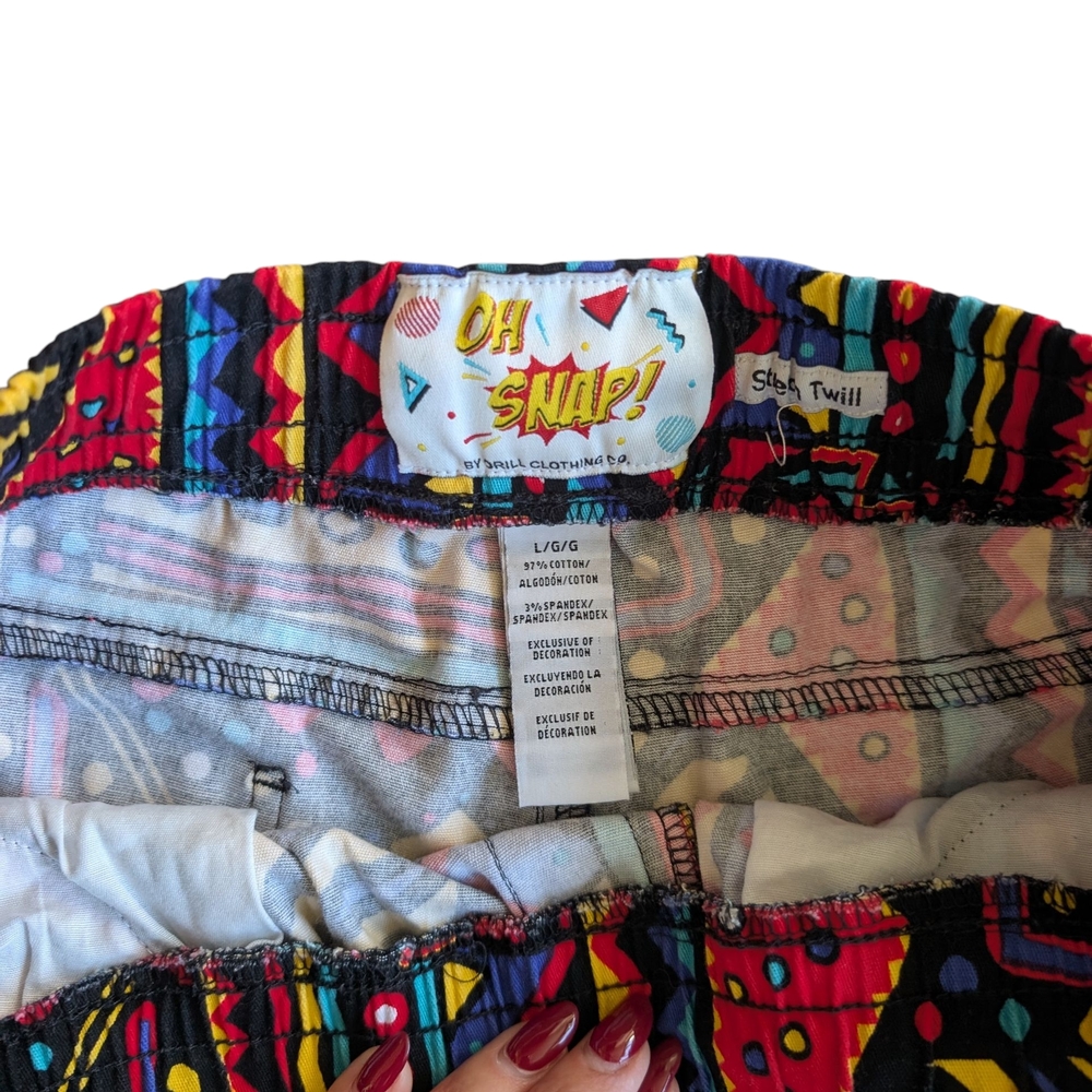 Snap Multicolor Geometric Patterned Shorts - Picture 3 of 3